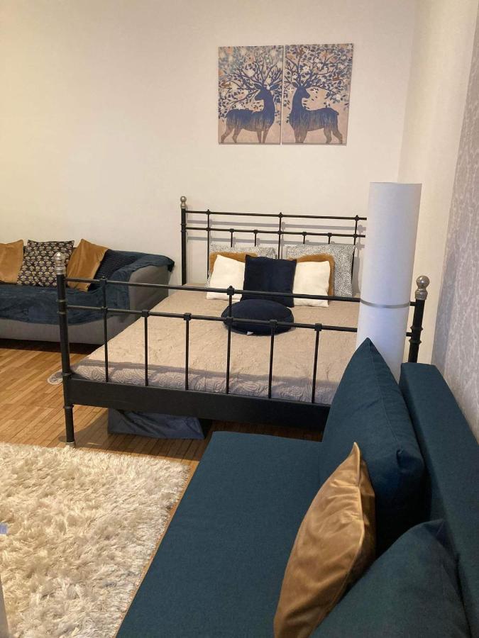 Butterfly Free Parking At Riverside Apartment Budapest Exterior photo